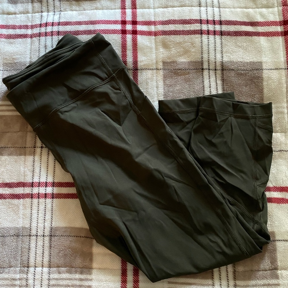 Lululemon Pace Rival Crop *Full-On Luxtreme 22"
Dark Olive - Picture 3 of 11